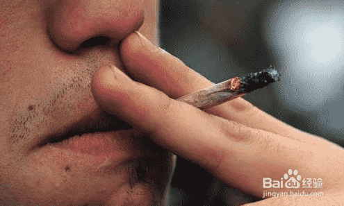 商场顾客抽烟怎么处理