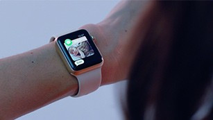 Apple Watch官方宣传视频，音乐很动感的那个。找了半天都找不到。(图4)